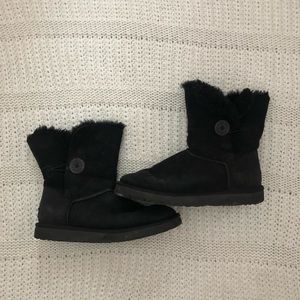 Black Uggs